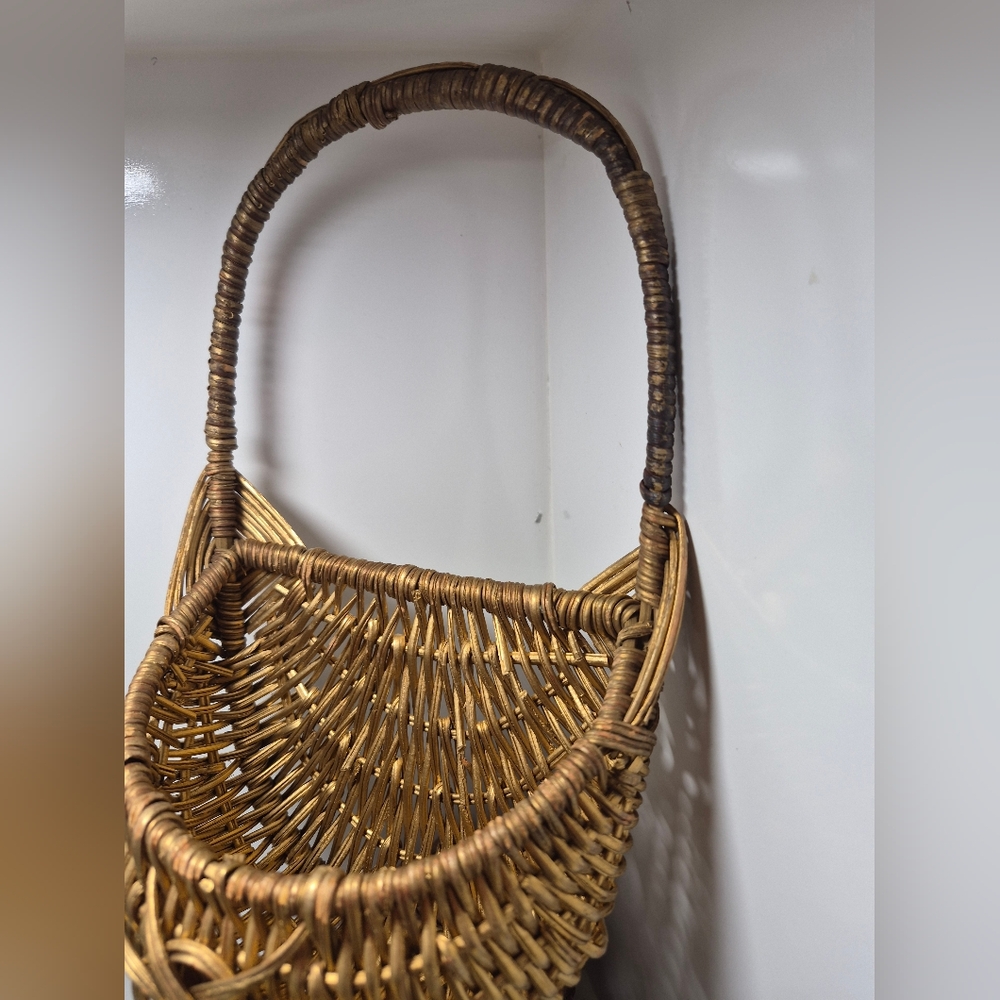 Gold Painted Wicker Wall Hanging Baskets - Picture 3 of 6